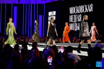 Moscow Fashion Week: Podyumdaki İlhamlarla Bahar Gardırobunuzu Güncelleyin